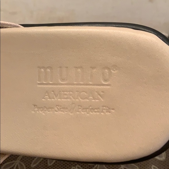 Munro Sandals - Picture 4 of 4